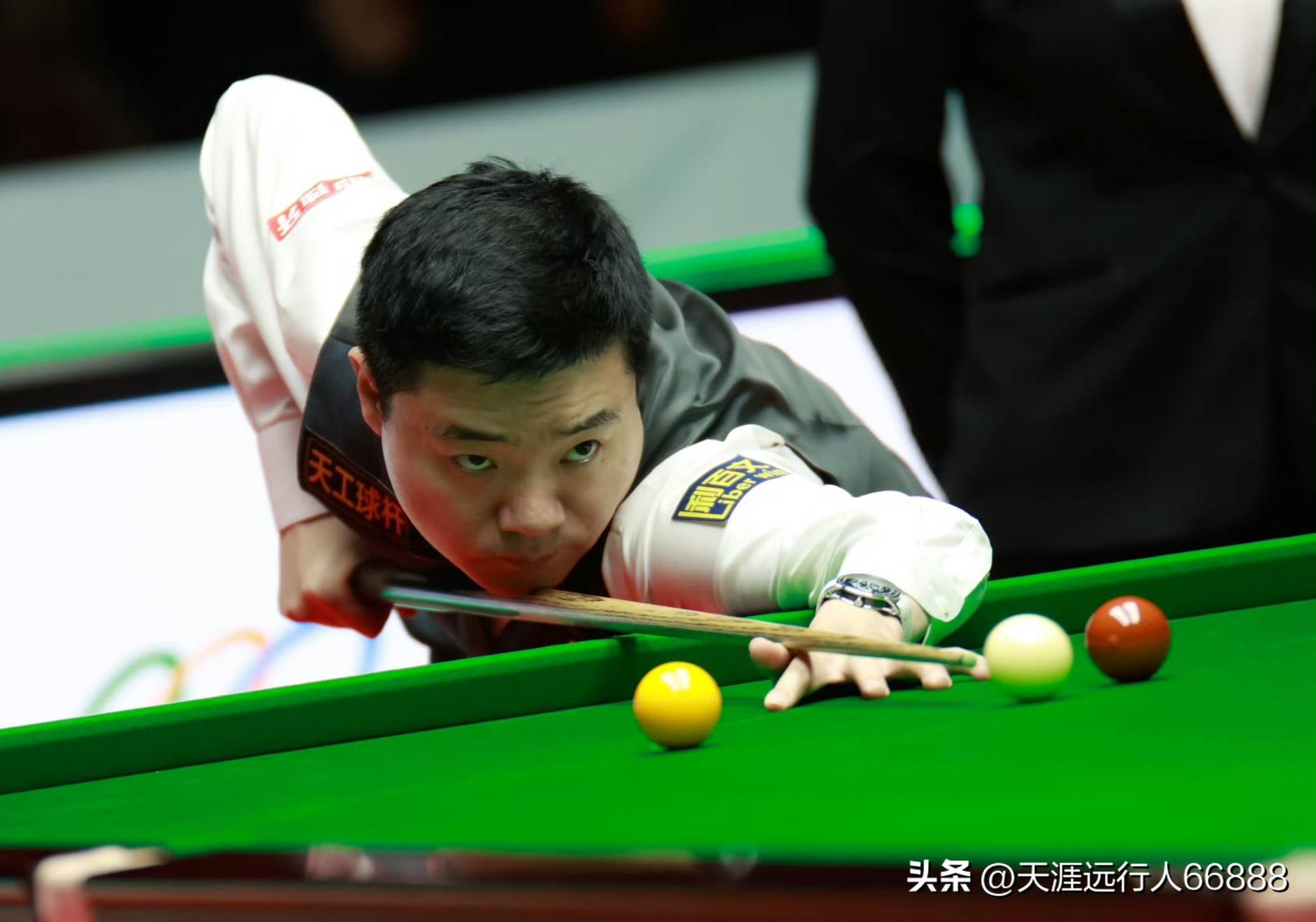 高尔夫的发 高尔夫的发