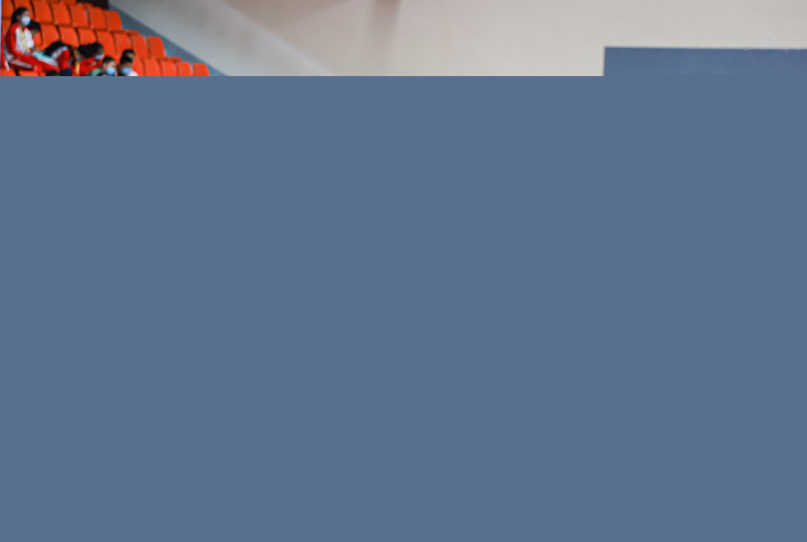 他必须用更 他必须用更